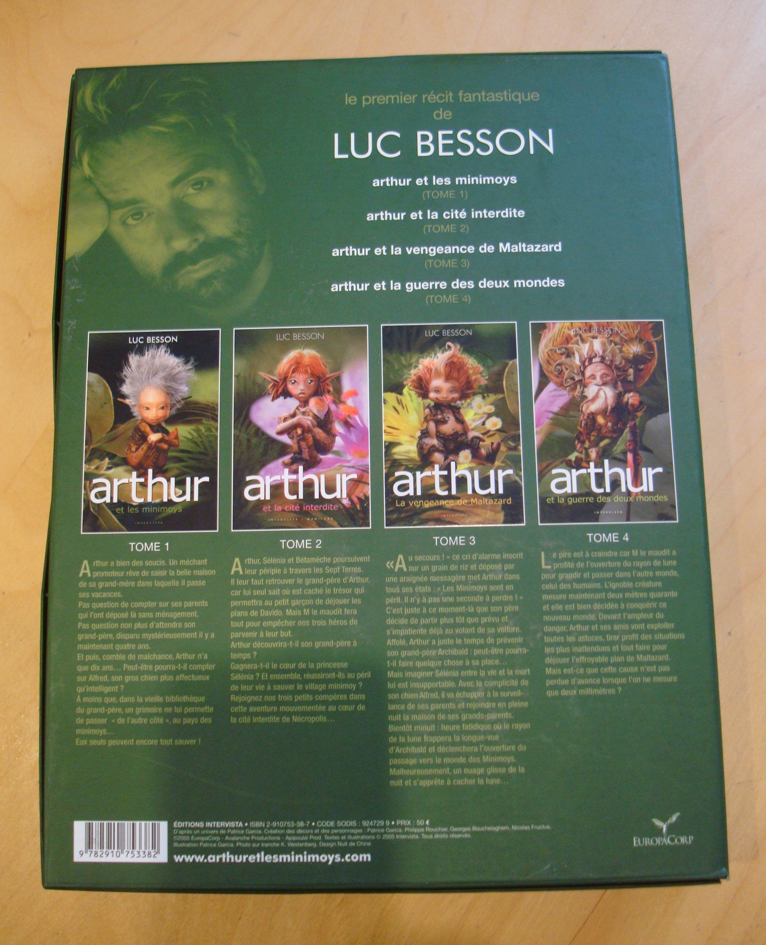 Luc Besson Arthur l'Intégrale Coffret collector (4 affiches 4 magnets 4 tomes) – Image 2