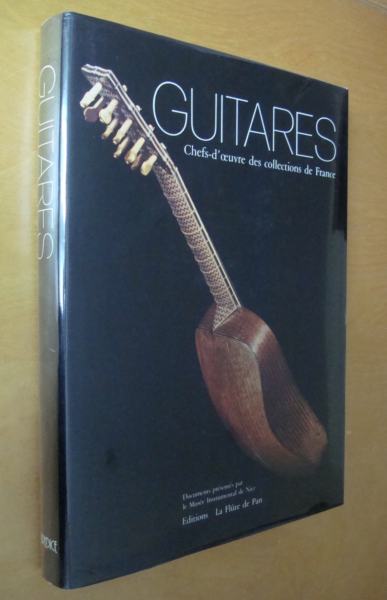 Guitares Chefs-d'oeuvre des collections de France Préface de François Lesure